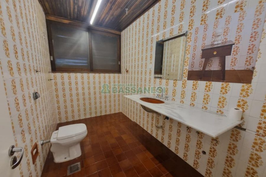 Casa com 300m², 4 dormitórios, 4 vagas, no bairro Centro em Caxias do Sul para Alugar ou Comprar