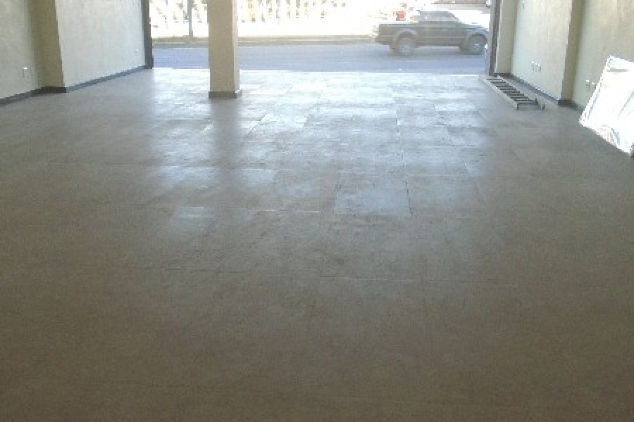 Loja com 850m², no bairro De Lazzer em Caxias do Sul para Alugar