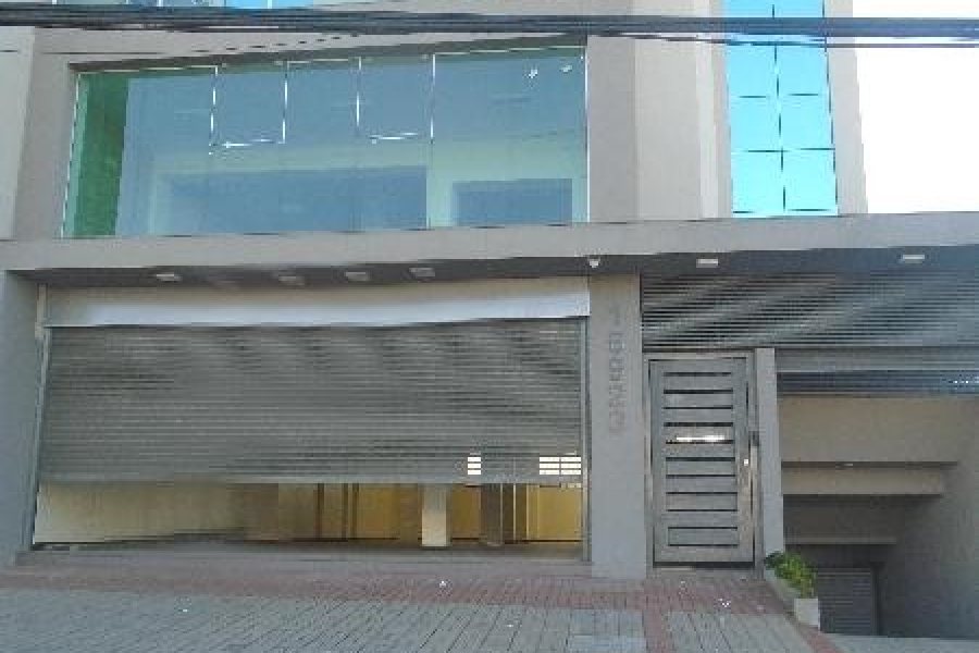 Loja com 850m², no bairro De Lazzer em Caxias do Sul para Alugar