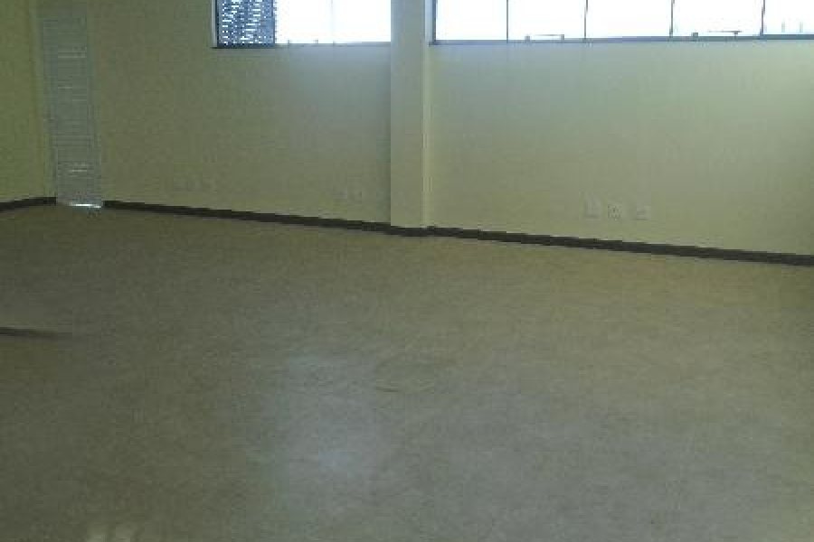 Loja com 850m², no bairro De Lazzer em Caxias do Sul para Alugar