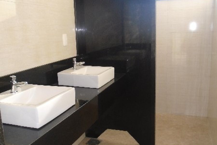 Loja com 850m², no bairro De Lazzer em Caxias do Sul para Alugar