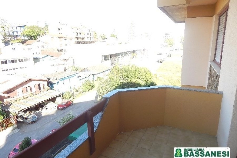 Apartamento com 146m², 3 dormitórios, 2 vagas, no bairro Pio X em Caxias do Sul para Alugar