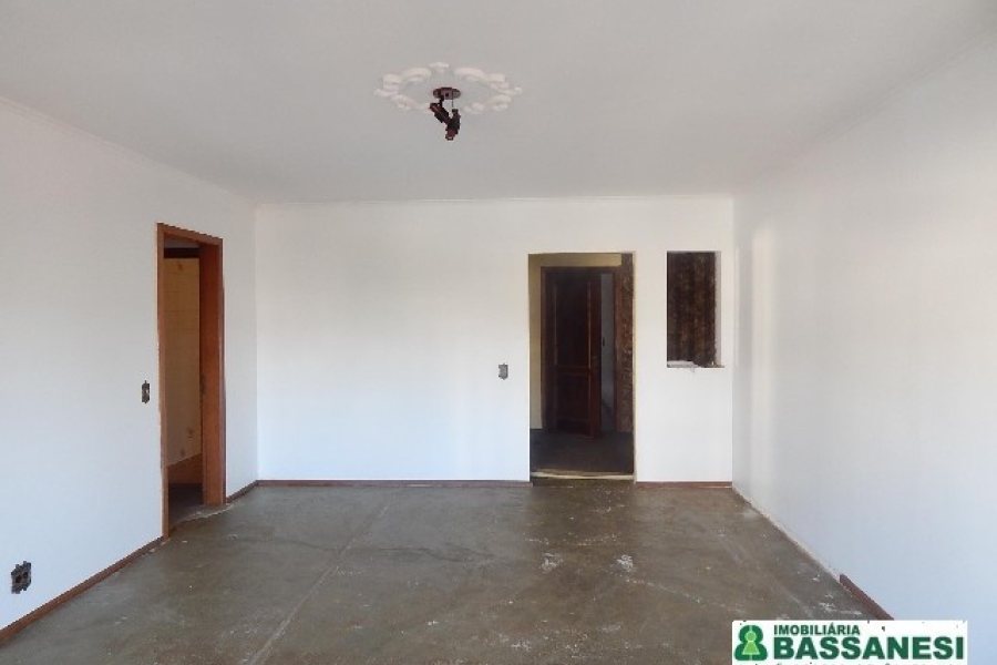 Apartamento com 146m², 3 dormitórios, 2 vagas, no bairro Pio X em Caxias do Sul para Alugar