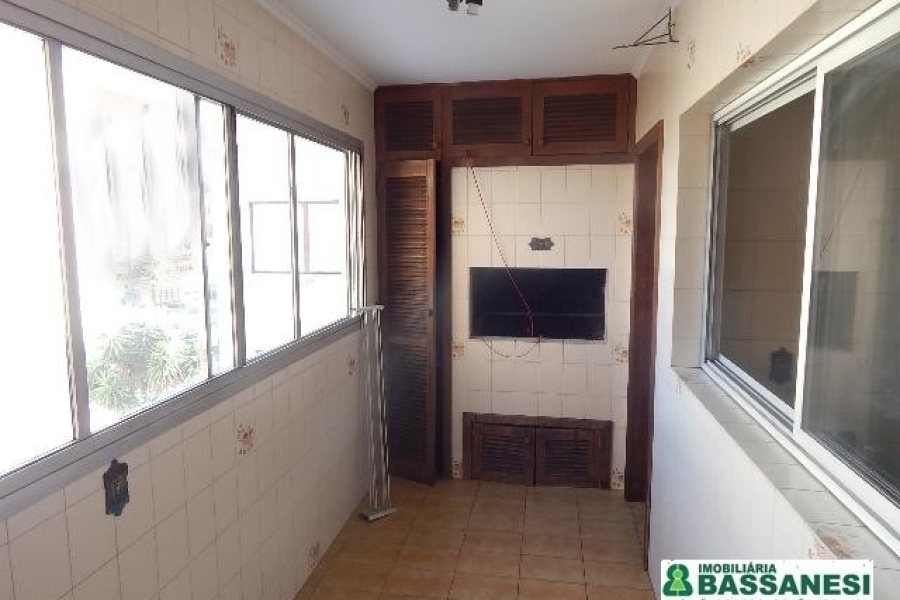Apartamento com 146m², 3 dormitórios, 2 vagas, no bairro Pio X em Caxias do Sul para Alugar
