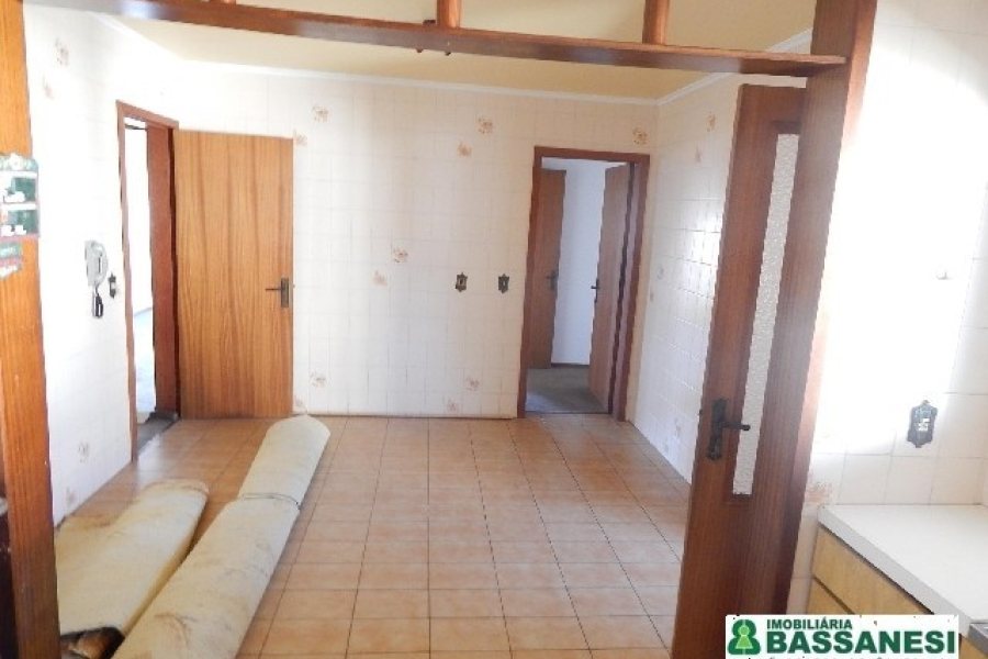 Apartamento com 146m², 3 dormitórios, 2 vagas, no bairro Pio X em Caxias do Sul para Alugar
