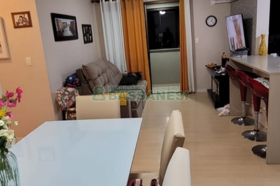 Apartamento com 83m², 2 dormitórios, 2 vagas, no bairro Jardim do Shopping em Caxias do Sul para Comprar