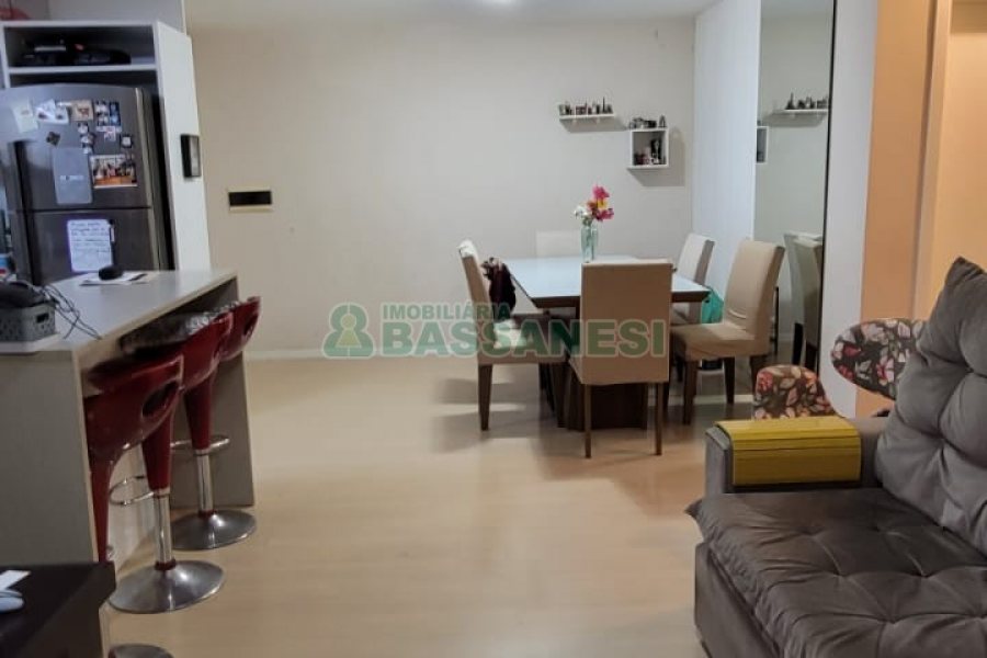 Apartamento com 83m², 2 dormitórios, 2 vagas, no bairro Jardim do Shopping em Caxias do Sul para Comprar