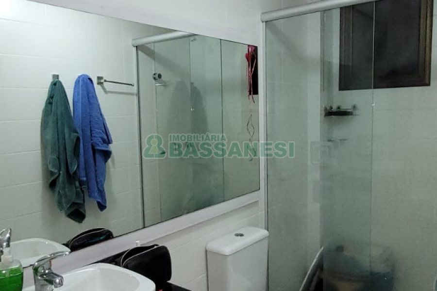 Apartamento com 83m², 2 dormitórios, 2 vagas, no bairro Jardim do Shopping em Caxias do Sul para Comprar
