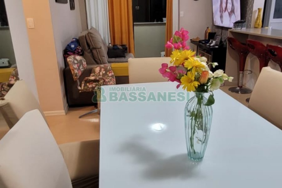 Apartamento com 83m², 2 dormitórios, 2 vagas, no bairro Jardim do Shopping em Caxias do Sul para Comprar