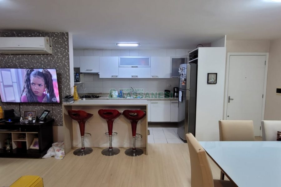 Apartamento com 83m², 2 dormitórios, 2 vagas, no bairro Jardim do Shopping em Caxias do Sul para Comprar