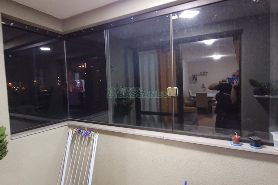 Apartamento com 83m², 2 dormitórios, 2 vagas, no bairro Jardim do Shopping em Caxias do Sul para Comprar