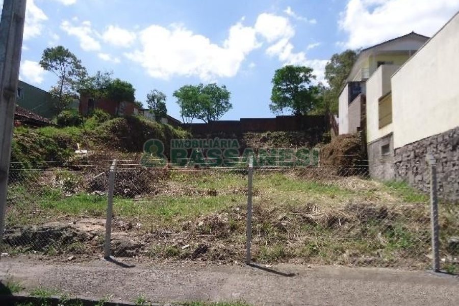 Terreno com 800m², no bairro Rio Branco em Caxias do Sul para Alugar ou Comprar