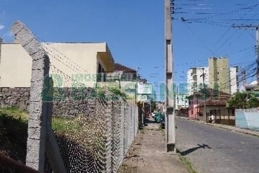 Terreno com 800m², no bairro Rio Branco em Caxias do Sul para Alugar ou Comprar
