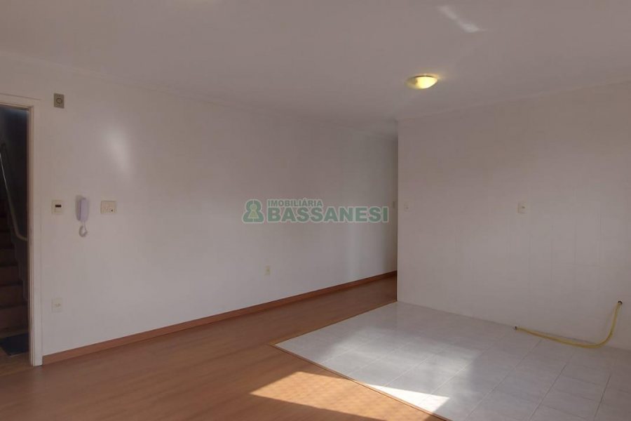 Apartamento com 49m², 1 dormitório, 1 vaga, no bairro Petrópolis em Caxias do Sul para Alugar
