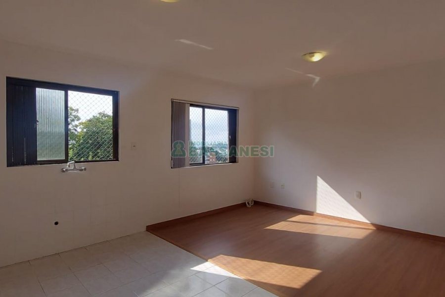 Apartamento com 49m², 1 dormitório, 1 vaga, no bairro Petrópolis em Caxias do Sul para Alugar