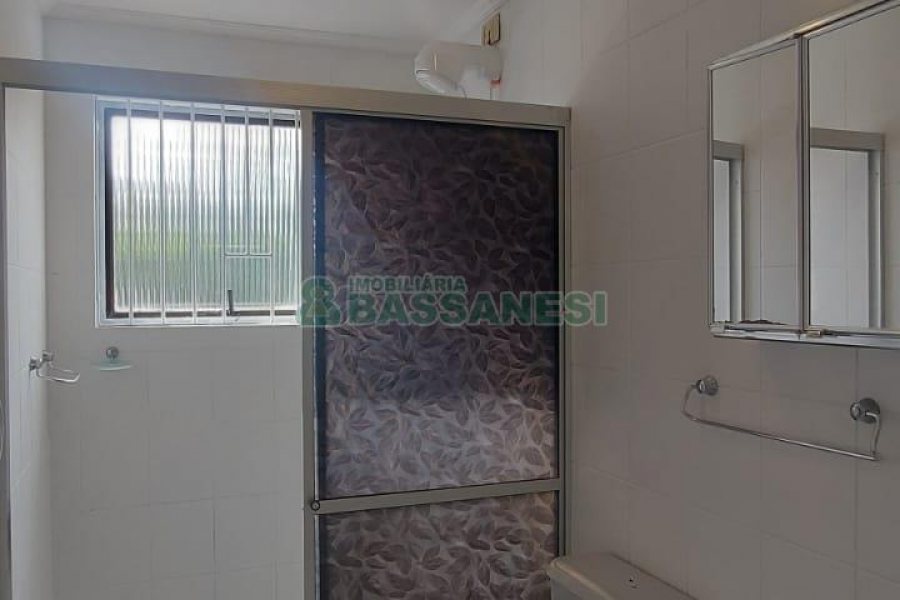 Apartamento com 49m², 1 dormitório, 1 vaga, no bairro Petrópolis em Caxias do Sul para Alugar
