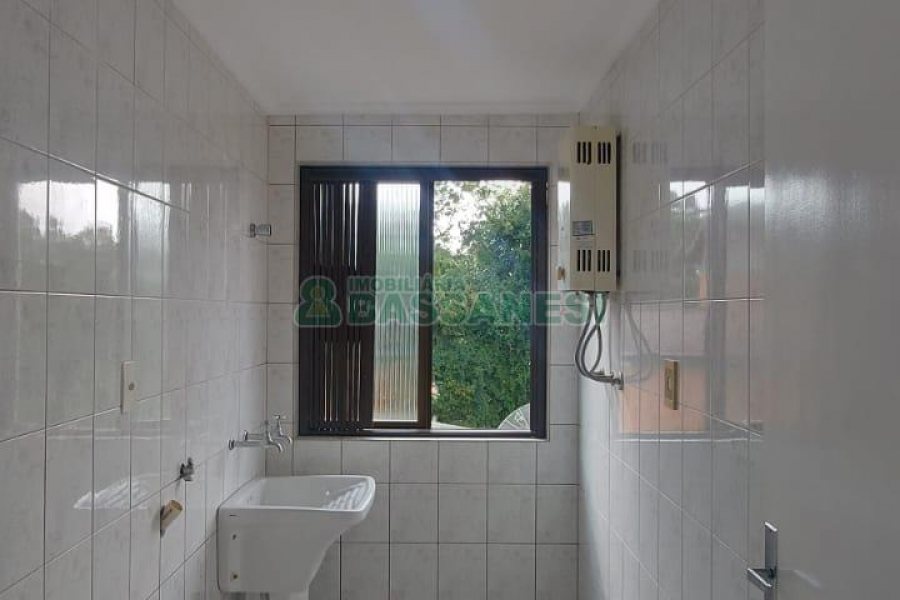 Apartamento com 49m², 1 dormitório, 1 vaga, no bairro Petrópolis em Caxias do Sul para Alugar