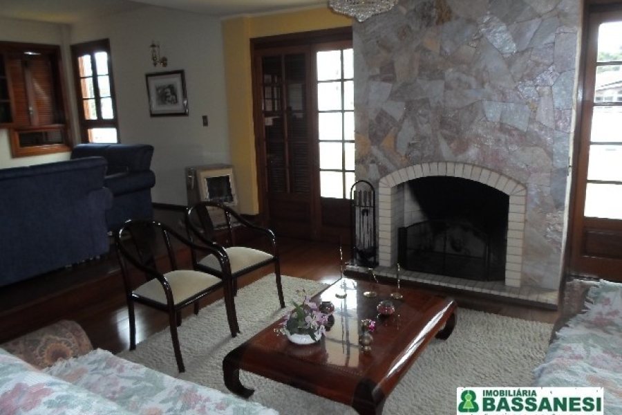 Apartamento com 345m², 4 dormitórios, 2 vagas, no bairro Panazzolo em Caxias do Sul para Comprar