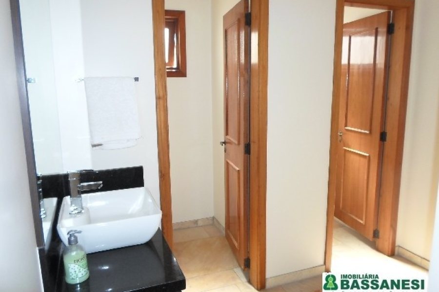 Apartamento com 345m², 4 dormitórios, 2 vagas, no bairro Panazzolo em Caxias do Sul para Comprar