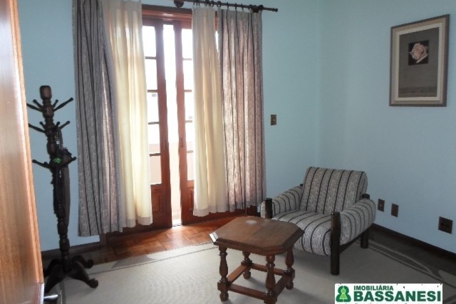 Apartamento com 345m², 4 dormitórios, 2 vagas, no bairro Panazzolo em Caxias do Sul para Comprar