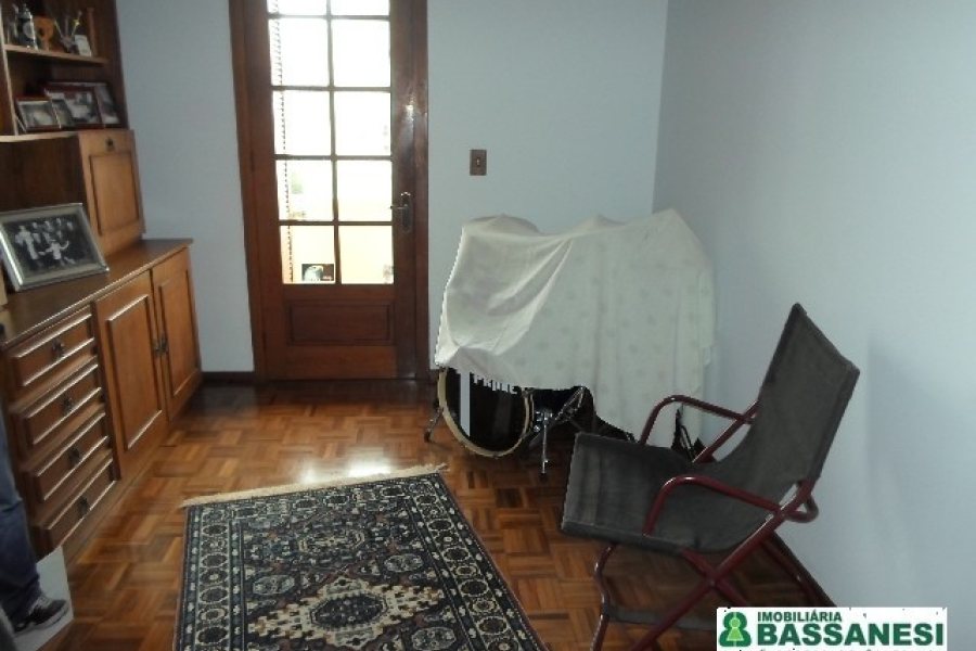 Apartamento com 345m², 4 dormitórios, 2 vagas, no bairro Panazzolo em Caxias do Sul para Comprar