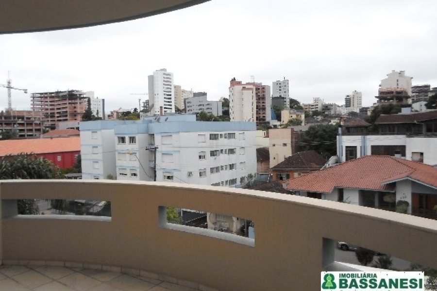 Apartamento com 345m², 4 dormitórios, 2 vagas, no bairro Panazzolo em Caxias do Sul para Comprar