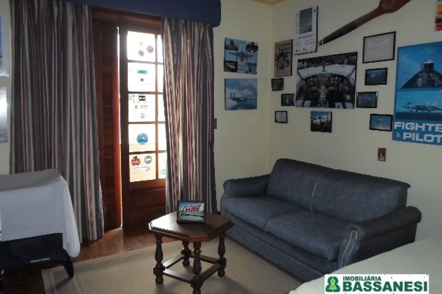 Apartamento com 345m², 4 dormitórios, 2 vagas, no bairro Panazzolo em Caxias do Sul para Comprar