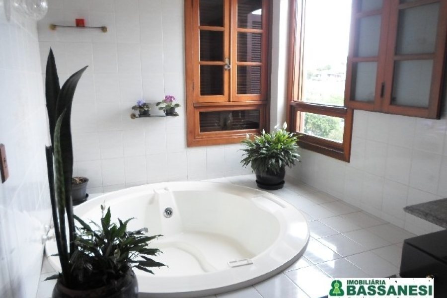 Apartamento com 345m², 4 dormitórios, 2 vagas, no bairro Panazzolo em Caxias do Sul para Comprar