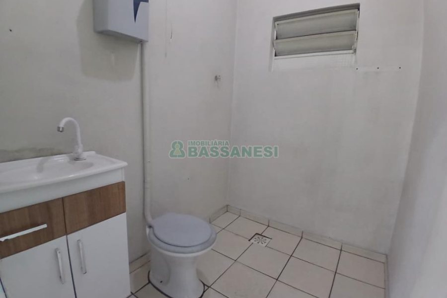 Loja com 95m², no bairro Kayser em Caxias do Sul para Alugar