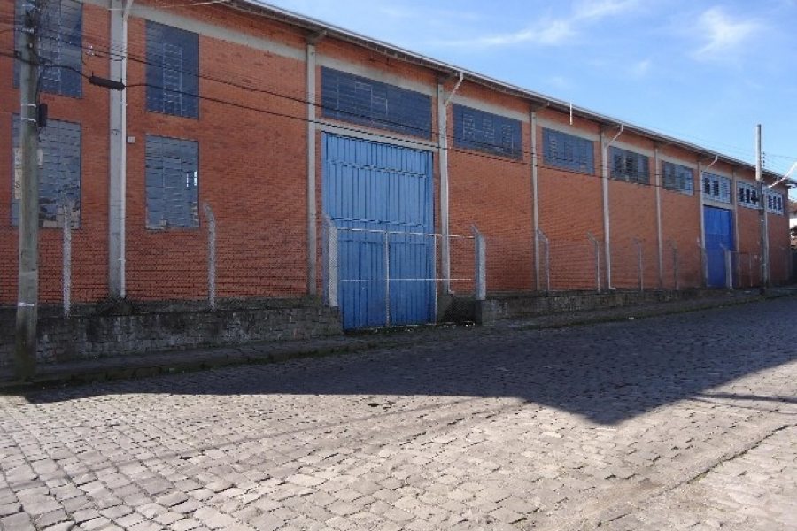 Pavilhão com 880m², no bairro Presidente Vargas em Caxias do Sul para Alugar