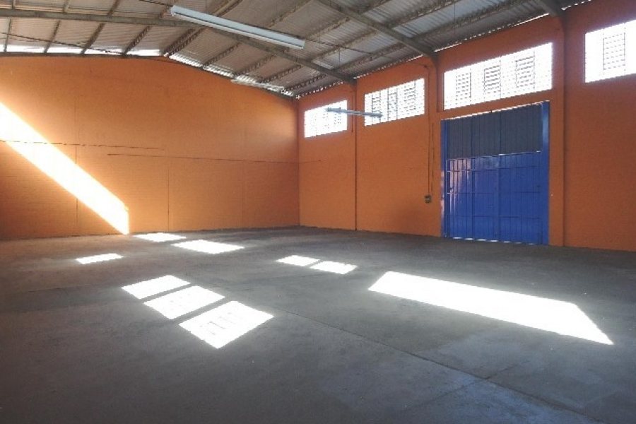 Pavilhão com 880m², no bairro Presidente Vargas em Caxias do Sul para Alugar