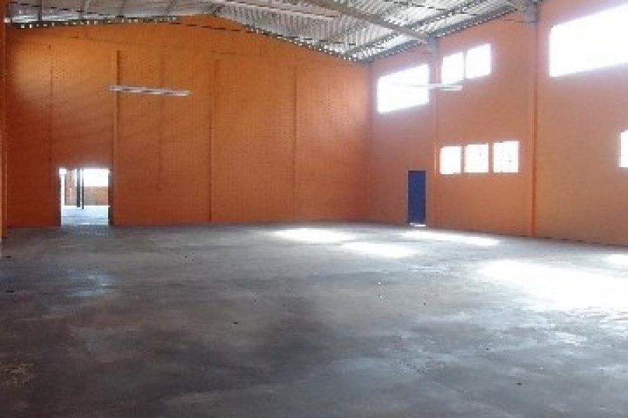 Pavilhão com 880m², no bairro Presidente Vargas em Caxias do Sul para Alugar
