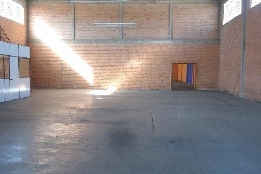 Pavilhão com 880m², no bairro Presidente Vargas em Caxias do Sul para Alugar