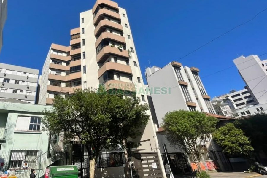 Apartamento com 75m², 2 dormitórios, 1 vaga, no bairro Centro em Caxias do Sul para Comprar