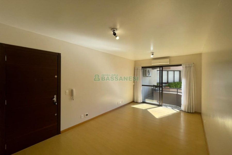 Apartamento com 75m², 2 dormitórios, 1 vaga, no bairro Centro em Caxias do Sul para Comprar