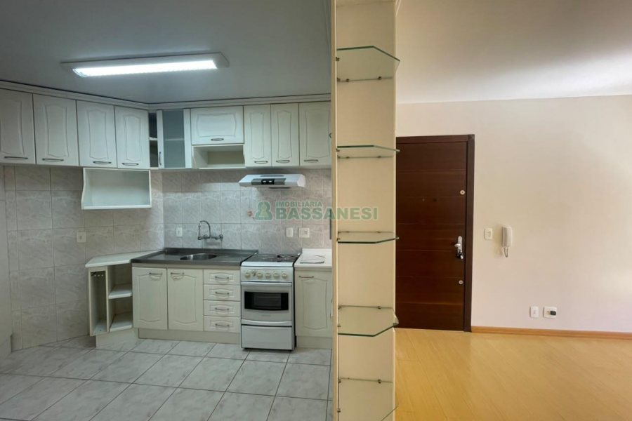 Apartamento com 75m², 2 dormitórios, 1 vaga, no bairro Centro em Caxias do Sul para Comprar