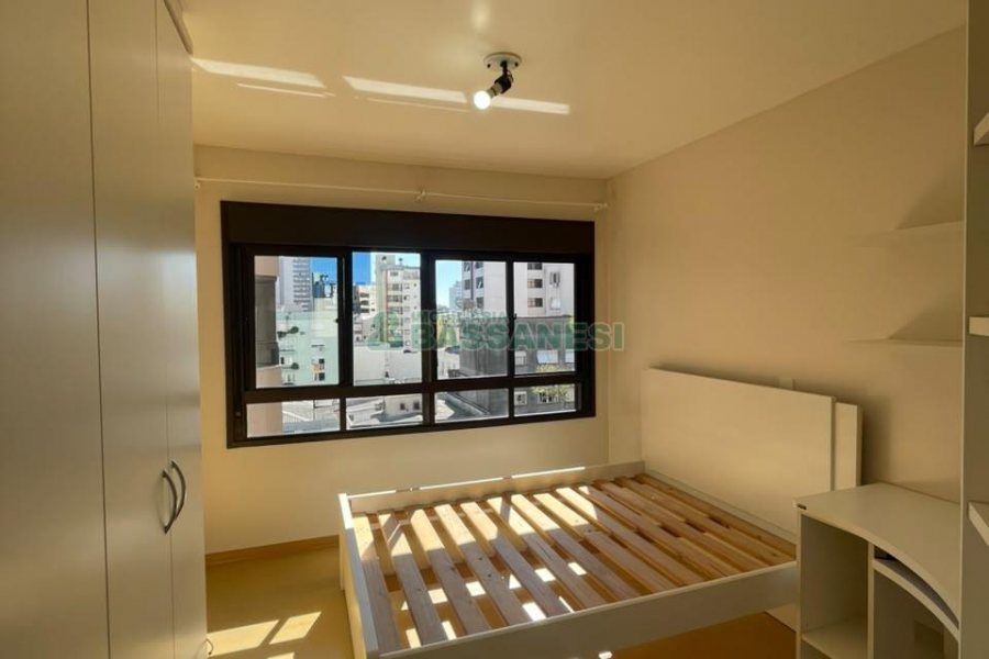 Apartamento com 75m², 2 dormitórios, 1 vaga, no bairro Centro em Caxias do Sul para Comprar
