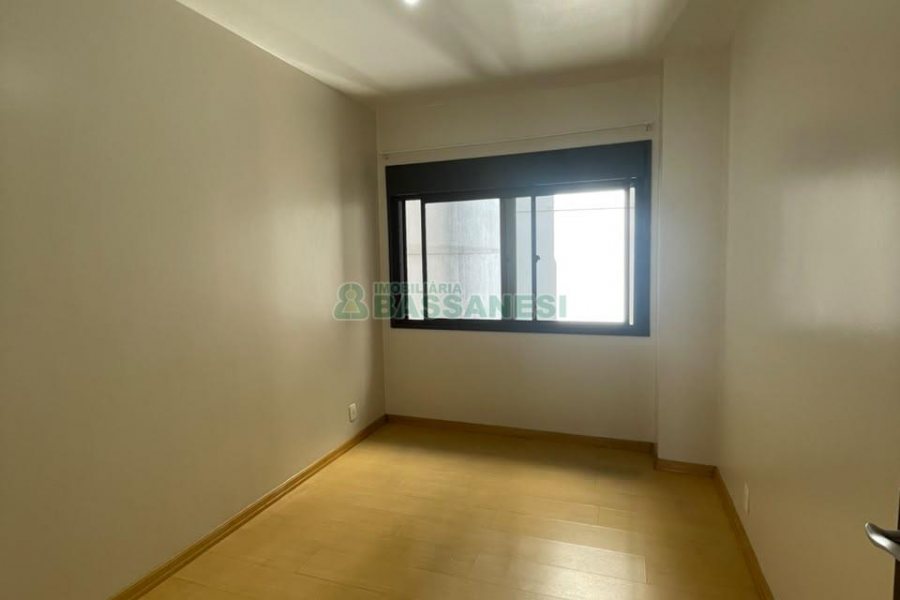 Apartamento com 75m², 2 dormitórios, 1 vaga, no bairro Centro em Caxias do Sul para Comprar