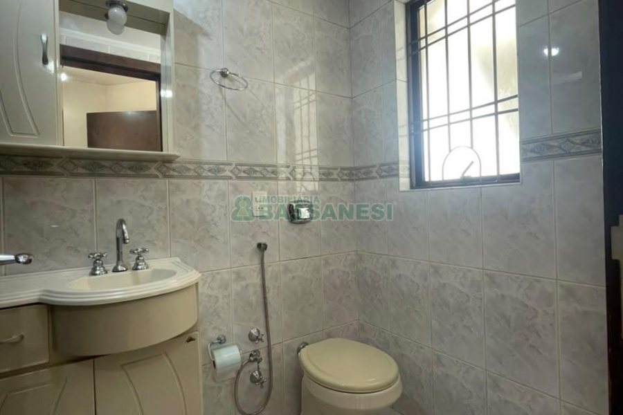Apartamento com 75m², 2 dormitórios, 1 vaga, no bairro Centro em Caxias do Sul para Comprar