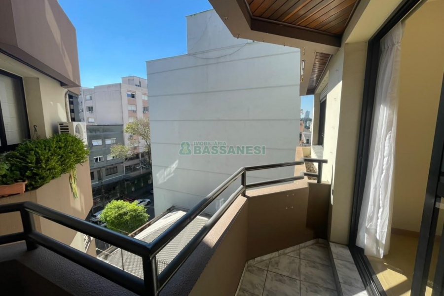 Apartamento com 75m², 2 dormitórios, 1 vaga, no bairro Centro em Caxias do Sul para Comprar