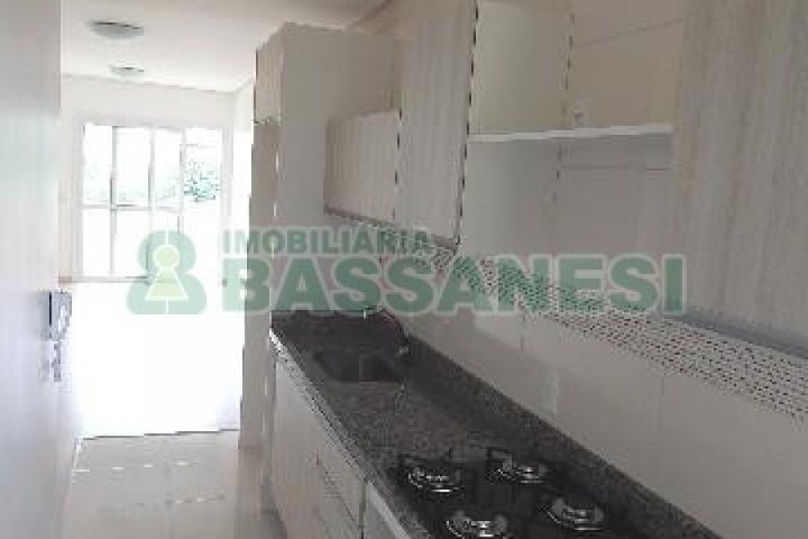 Apartamento com 78m², 2 dormitórios, 2 vagas, no bairro Vinhedos em Caxias do Sul para Alugar