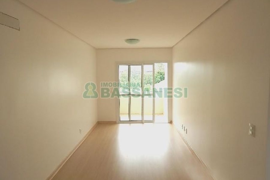 Apartamento com 78m², 2 dormitórios, 2 vagas, no bairro Vinhedos em Caxias do Sul para Alugar