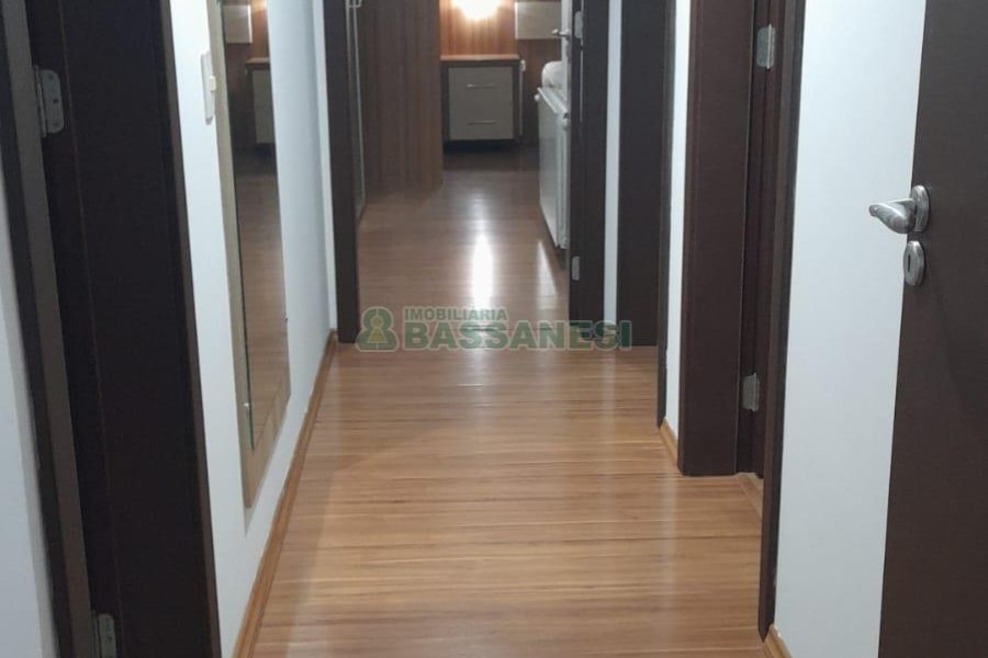 Apto Mobiliado com 140m², 3 dormitórios, 2 vagas, no bairro Pio X em Caxias do Sul para Alugar