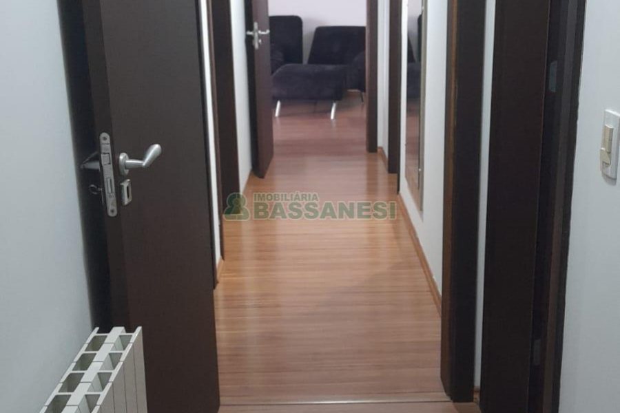 Apto Mobiliado com 140m², 3 dormitórios, 2 vagas, no bairro Pio X em Caxias do Sul para Alugar