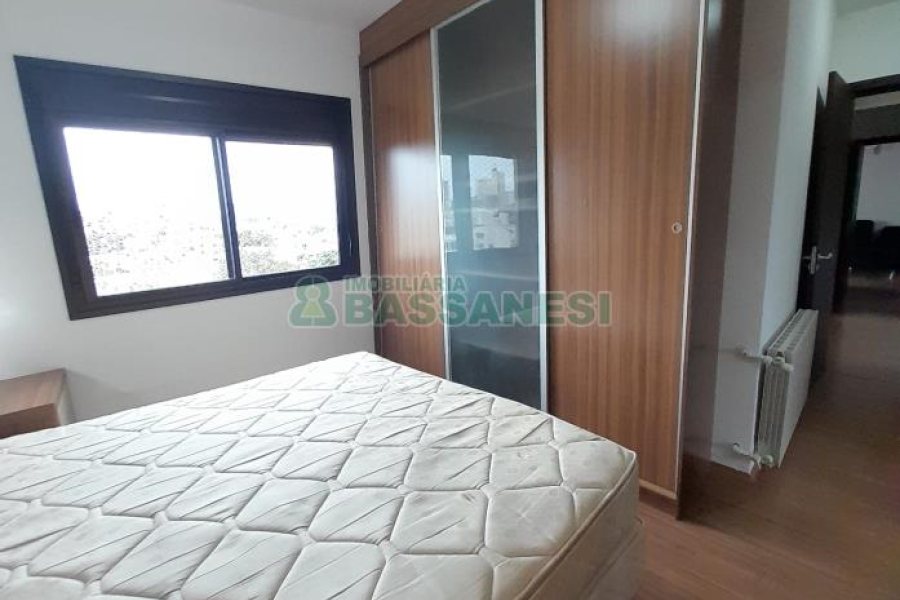 Apto Mobiliado com 140m², 3 dormitórios, 2 vagas, no bairro Pio X em Caxias do Sul para Alugar