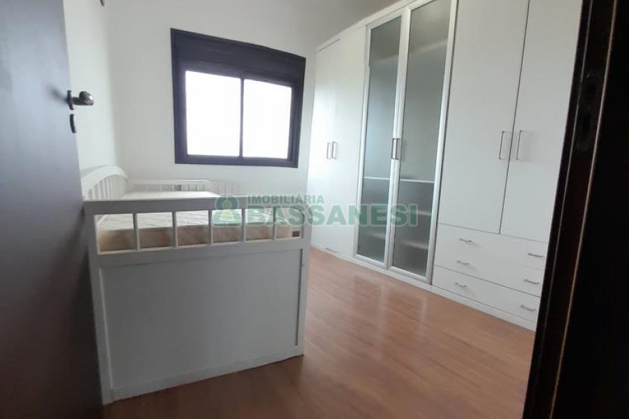 Apto Mobiliado com 140m², 3 dormitórios, 2 vagas, no bairro Pio X em Caxias do Sul para Alugar