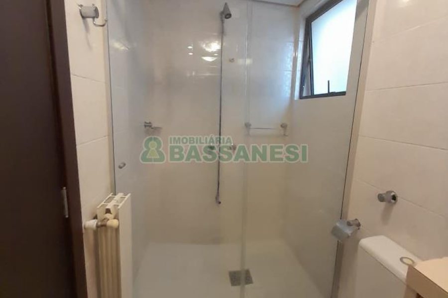 Apto Mobiliado com 140m², 3 dormitórios, 2 vagas, no bairro Pio X em Caxias do Sul para Alugar