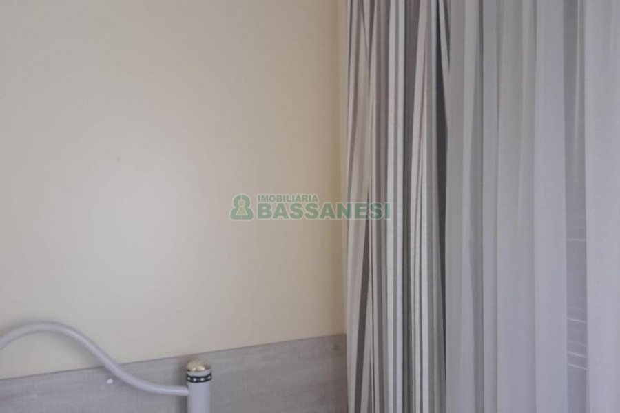 Casa com 400m², 3 dormitórios, 2 vagas, no bairro Santa Catarina em Caxias do Sul para Alugar