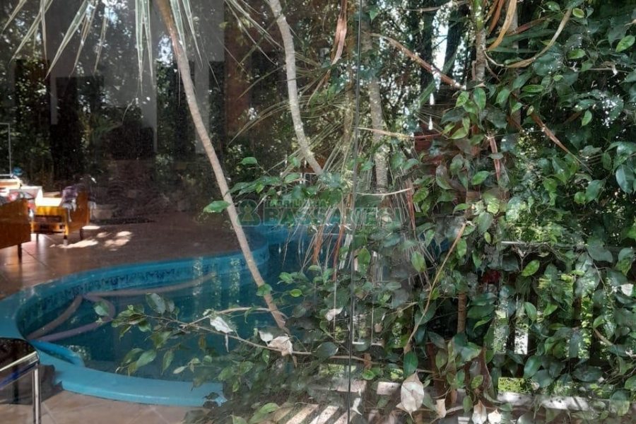 Casa com 400m², 3 dormitórios, 2 vagas, no bairro Santa Catarina em Caxias do Sul para Alugar