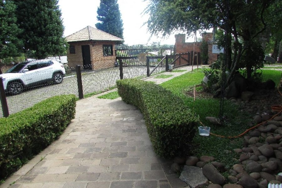 Casa com 400m², 3 dormitórios, 2 vagas, no bairro Santa Catarina em Caxias do Sul para Alugar